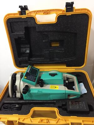 RUIDE  RTS-822R4 with 2" accuracy Total station for surveying equipment